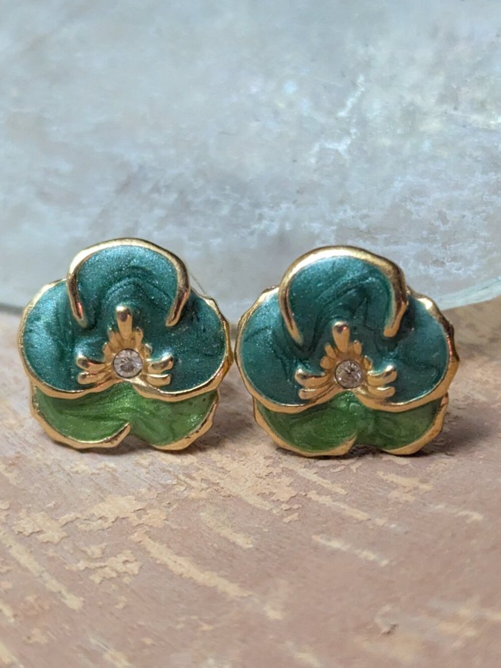 Vintage Avon Green Enamel Pansy Flower Stud Earrings